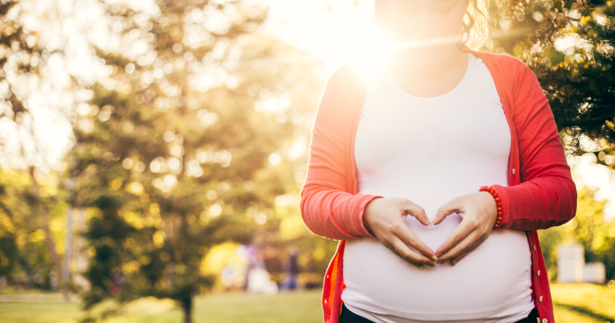 Best Ways to Hide a Baby Bump: Stylish Tips & Tricks